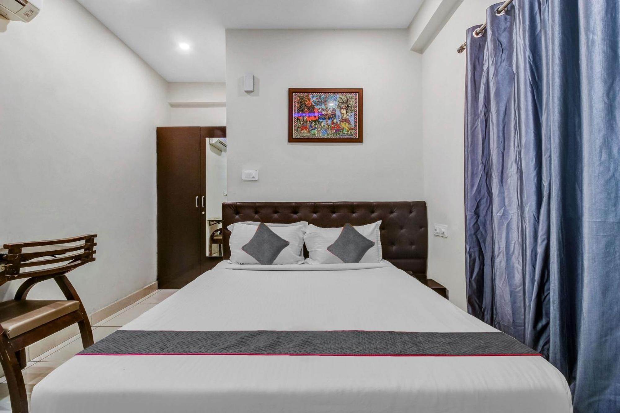Collection O Galaxy Suites Hyderabad Bagian luar foto
