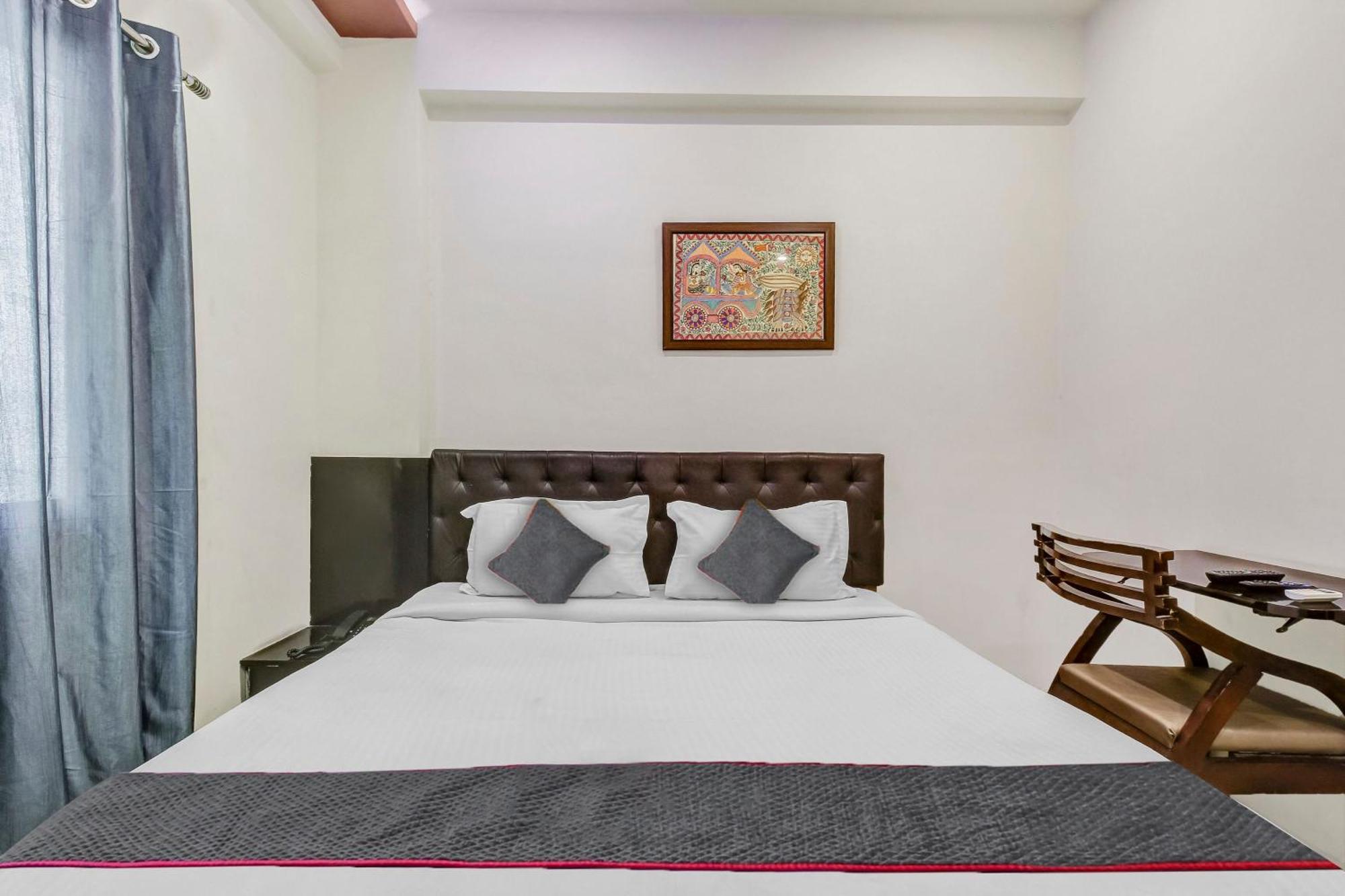 Collection O Galaxy Suites Hyderabad Bagian luar foto