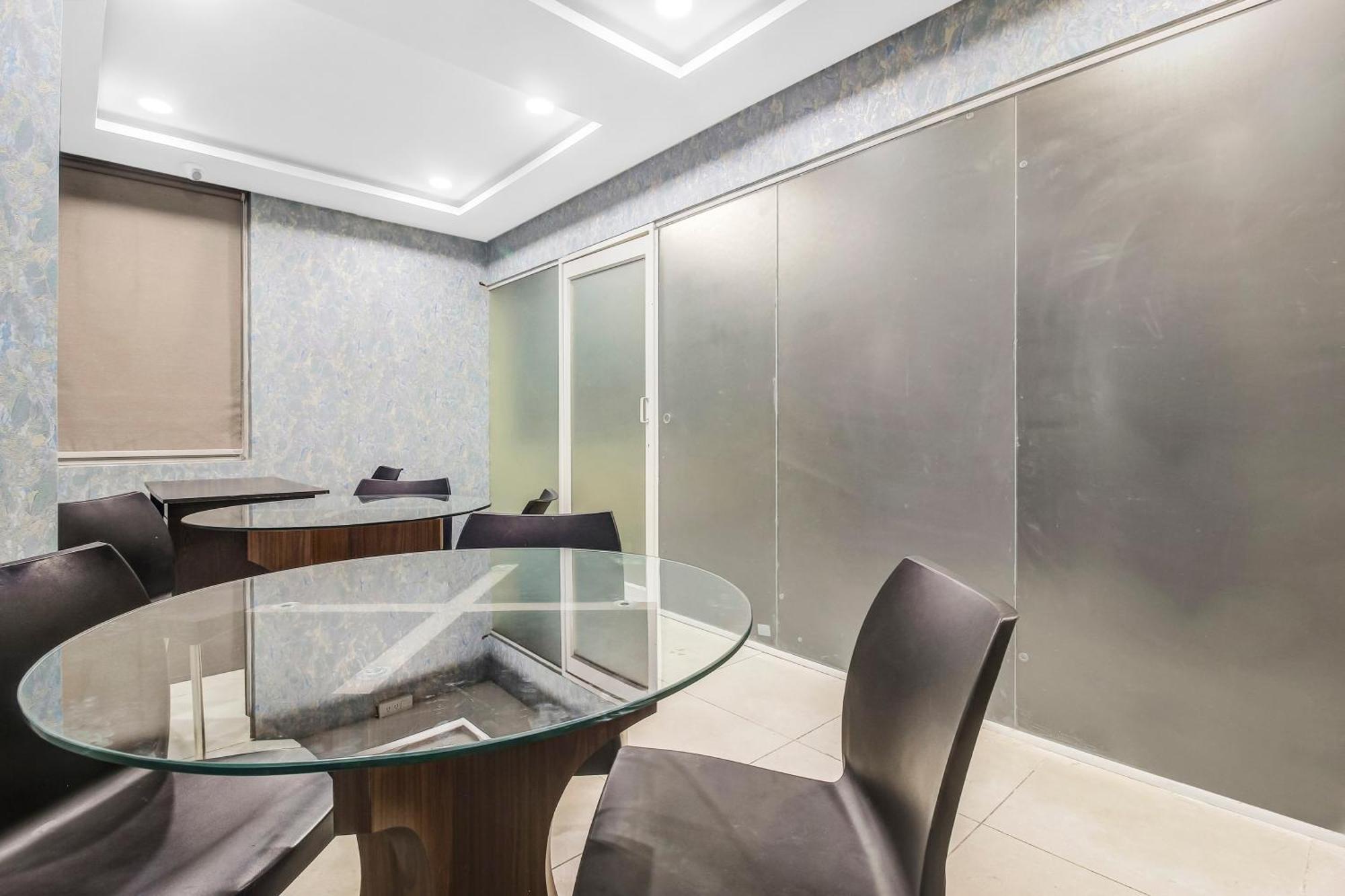 Collection O Galaxy Suites Hyderabad Bagian luar foto
