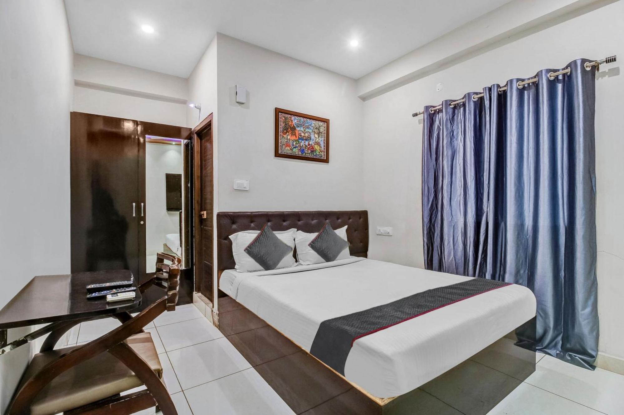 Collection O Galaxy Suites Hyderabad Bagian luar foto