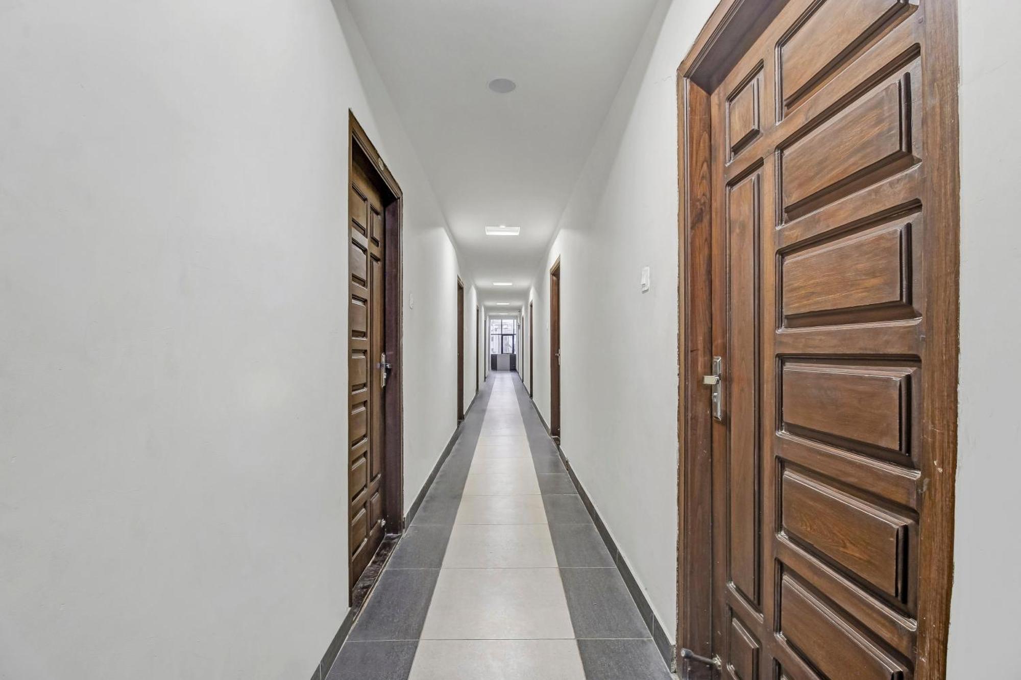 Collection O Galaxy Suites Hyderabad Bagian luar foto