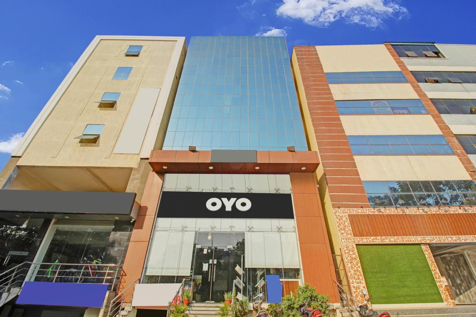 Collection O Galaxy Suites Hyderabad Bagian luar foto