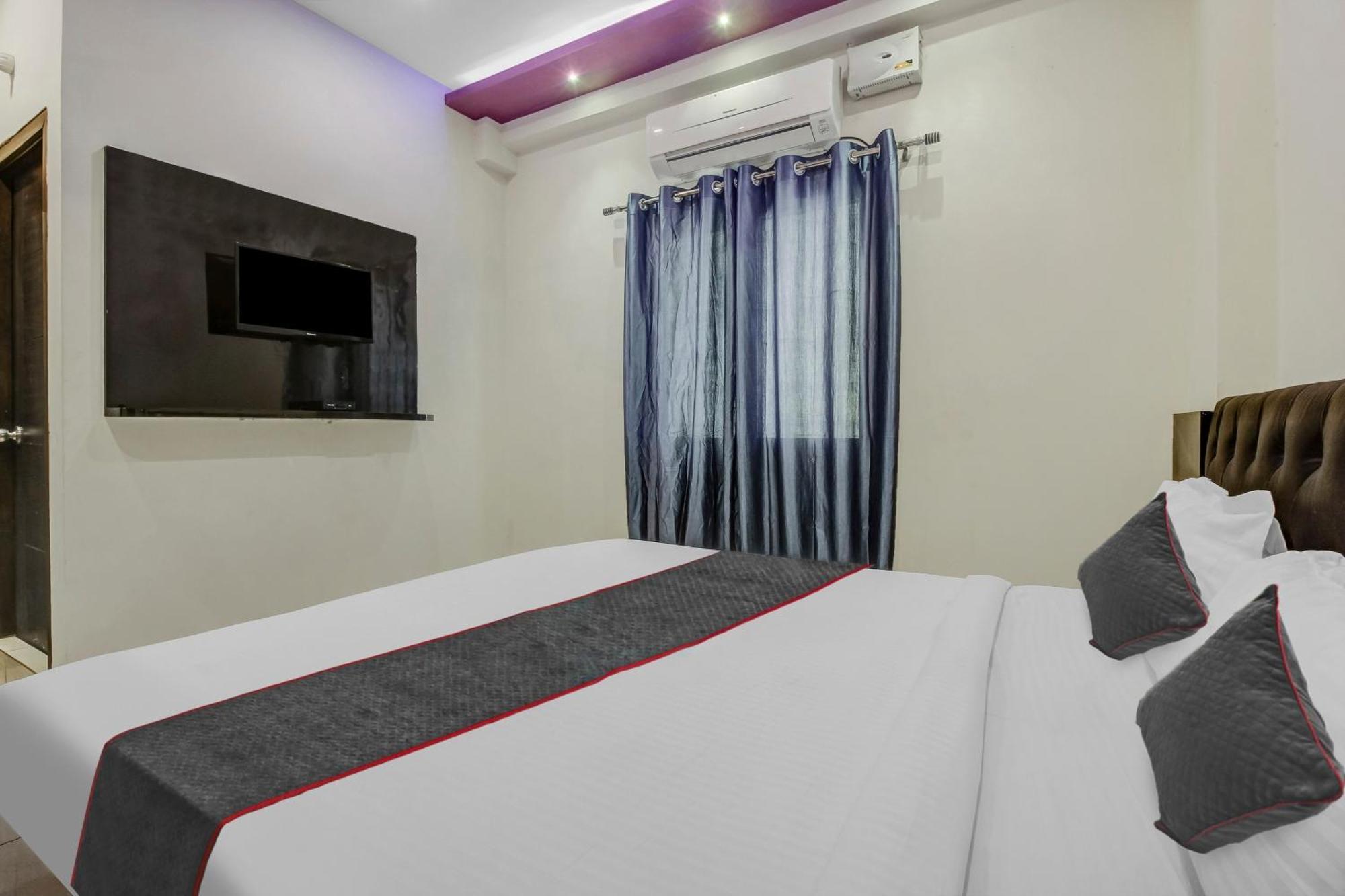 Collection O Galaxy Suites Hyderabad Bagian luar foto