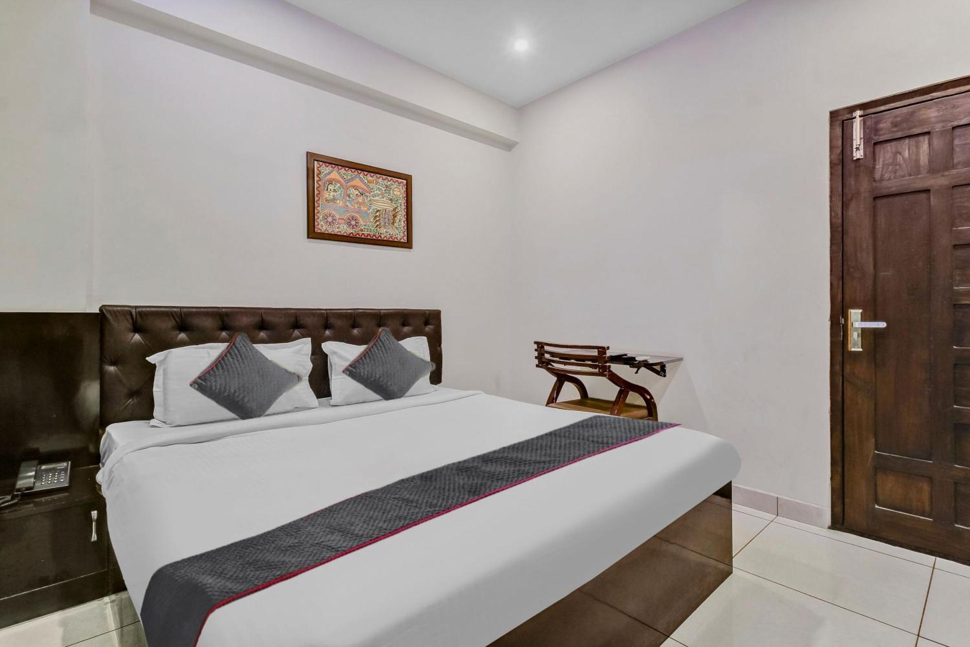 Collection O Galaxy Suites Hyderabad Bagian luar foto