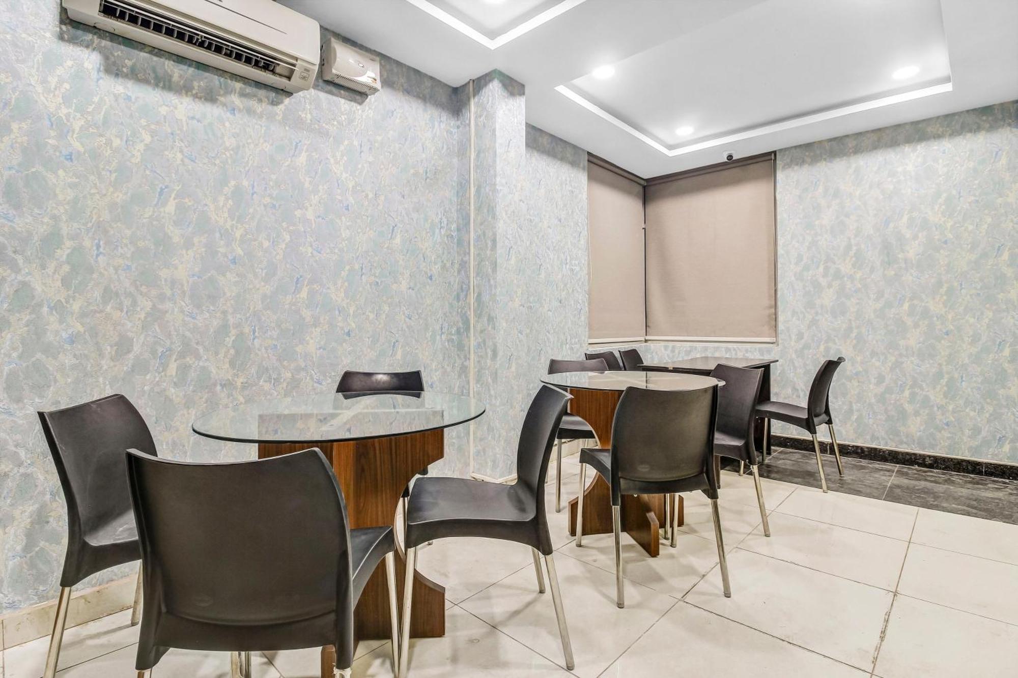 Collection O Galaxy Suites Hyderabad Bagian luar foto