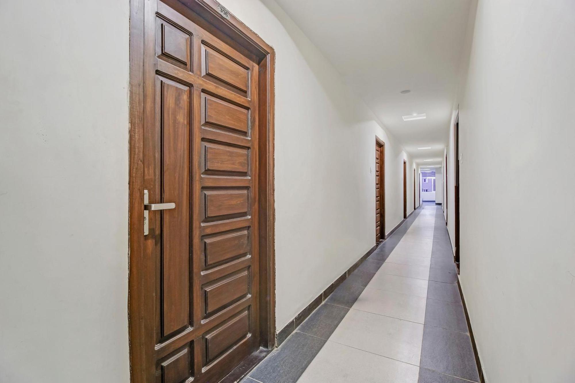 Collection O Galaxy Suites Hyderabad Bagian luar foto